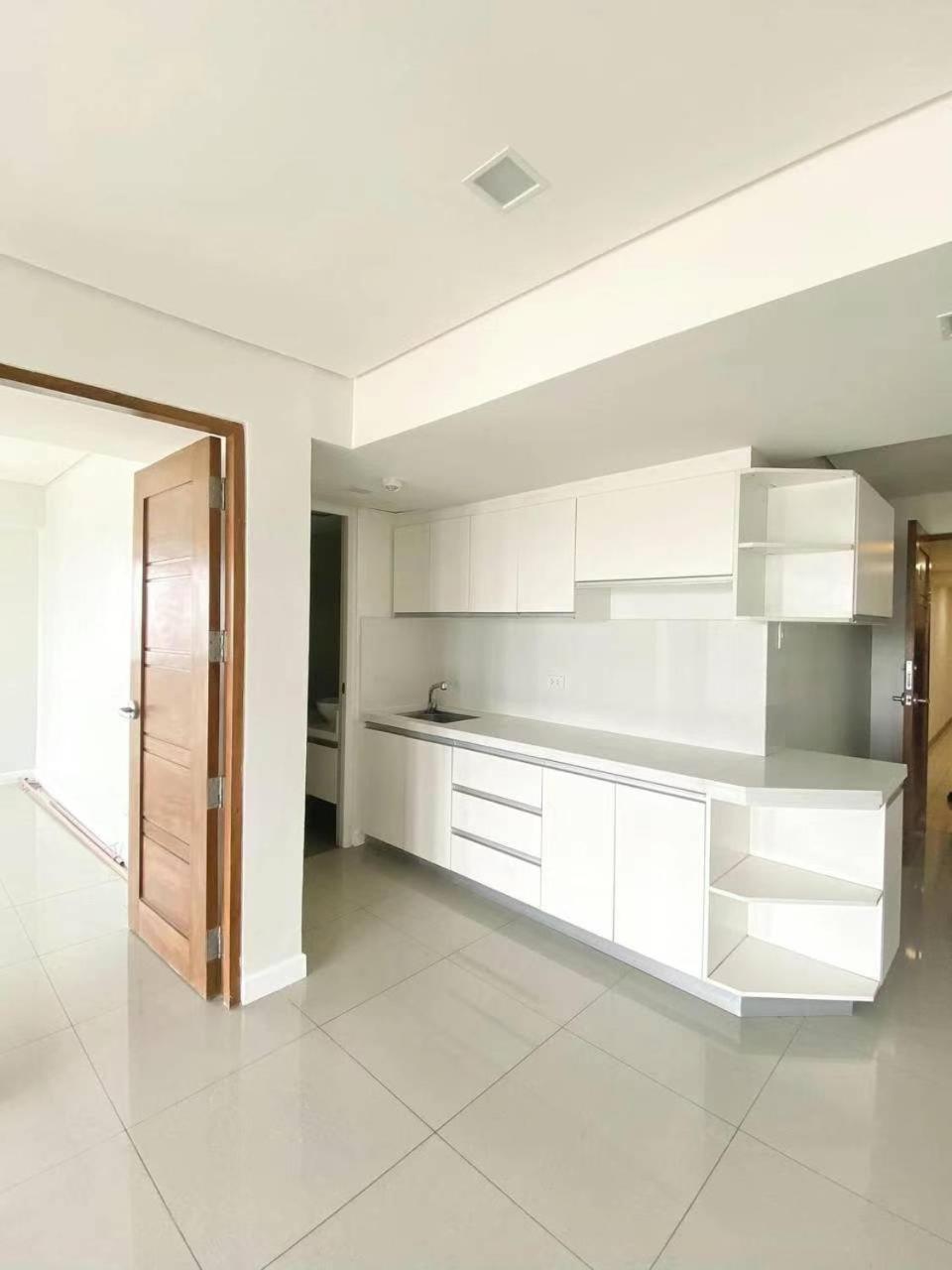 Sapphire Seaview Park Aparthotel Manilla Buitenkant foto