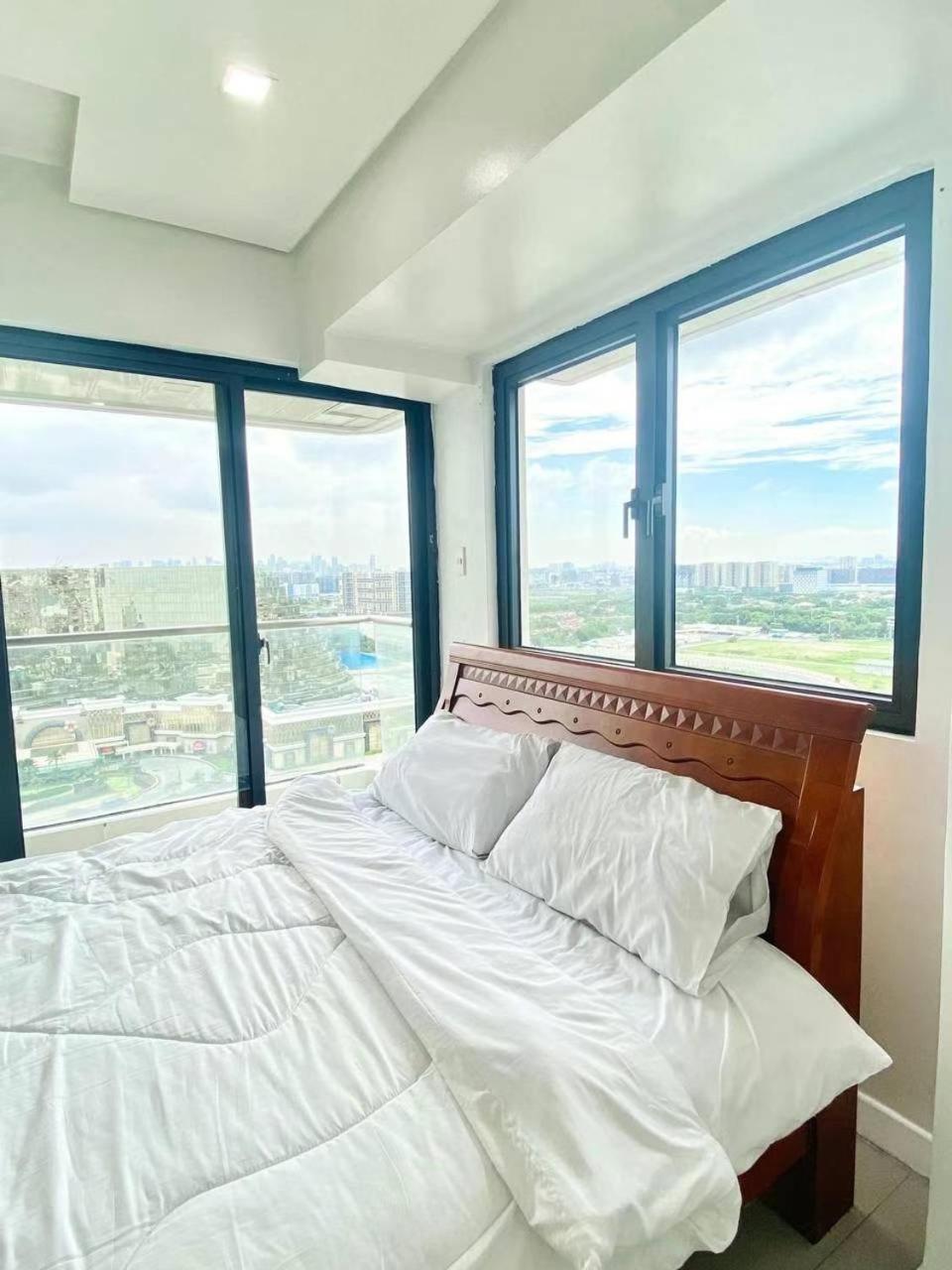 Sapphire Seaview Park Aparthotel Manilla Buitenkant foto