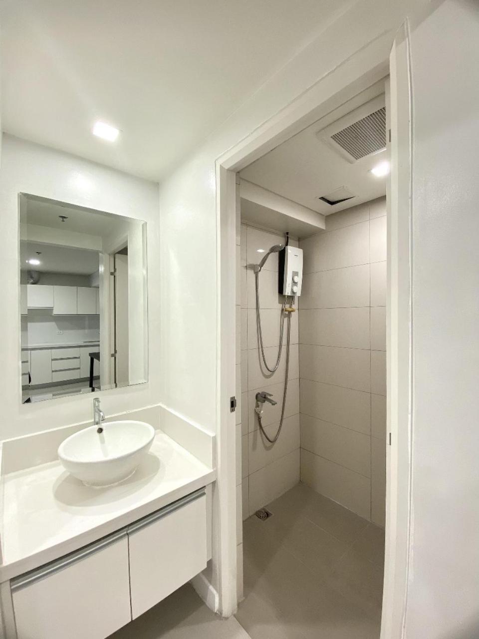Sapphire Seaview Park Aparthotel Manilla Buitenkant foto